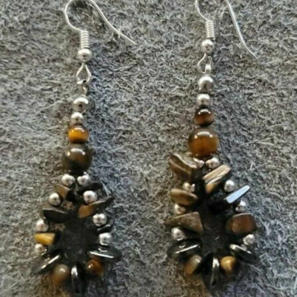 Silver Tone w/ Little Pieces Stones, Discs, Beads